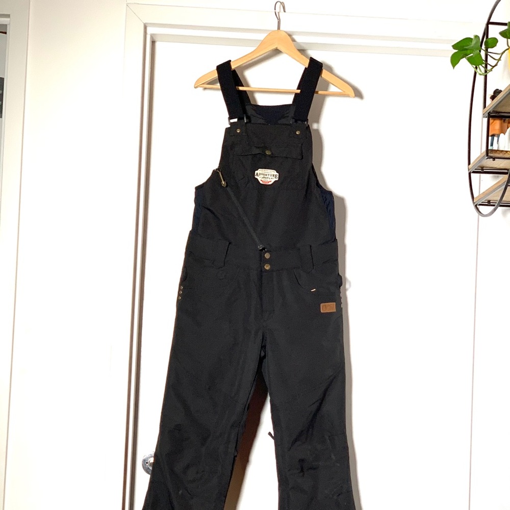 Women’s snowboarding ski bib